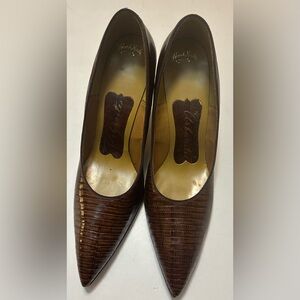 1940’s Urbanites Vintage Elegant Brown lizard Textured Heels